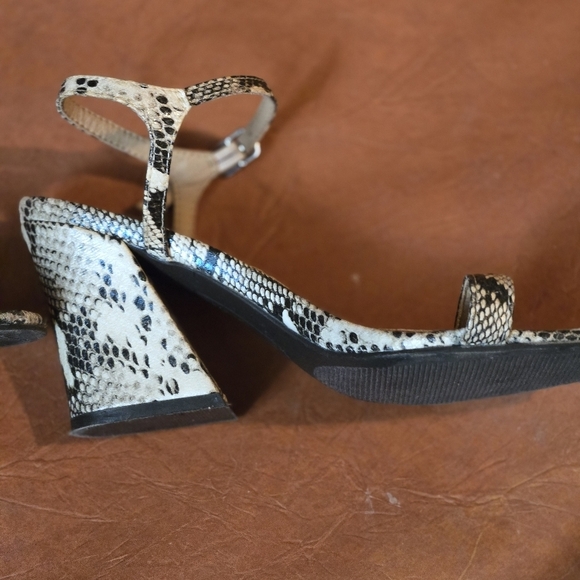 Seven Dials Women's Snake Print Sandals - Picture 3 of 7